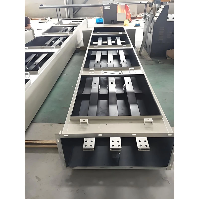 Шинопровод высокого напряжения в стальном корпусе